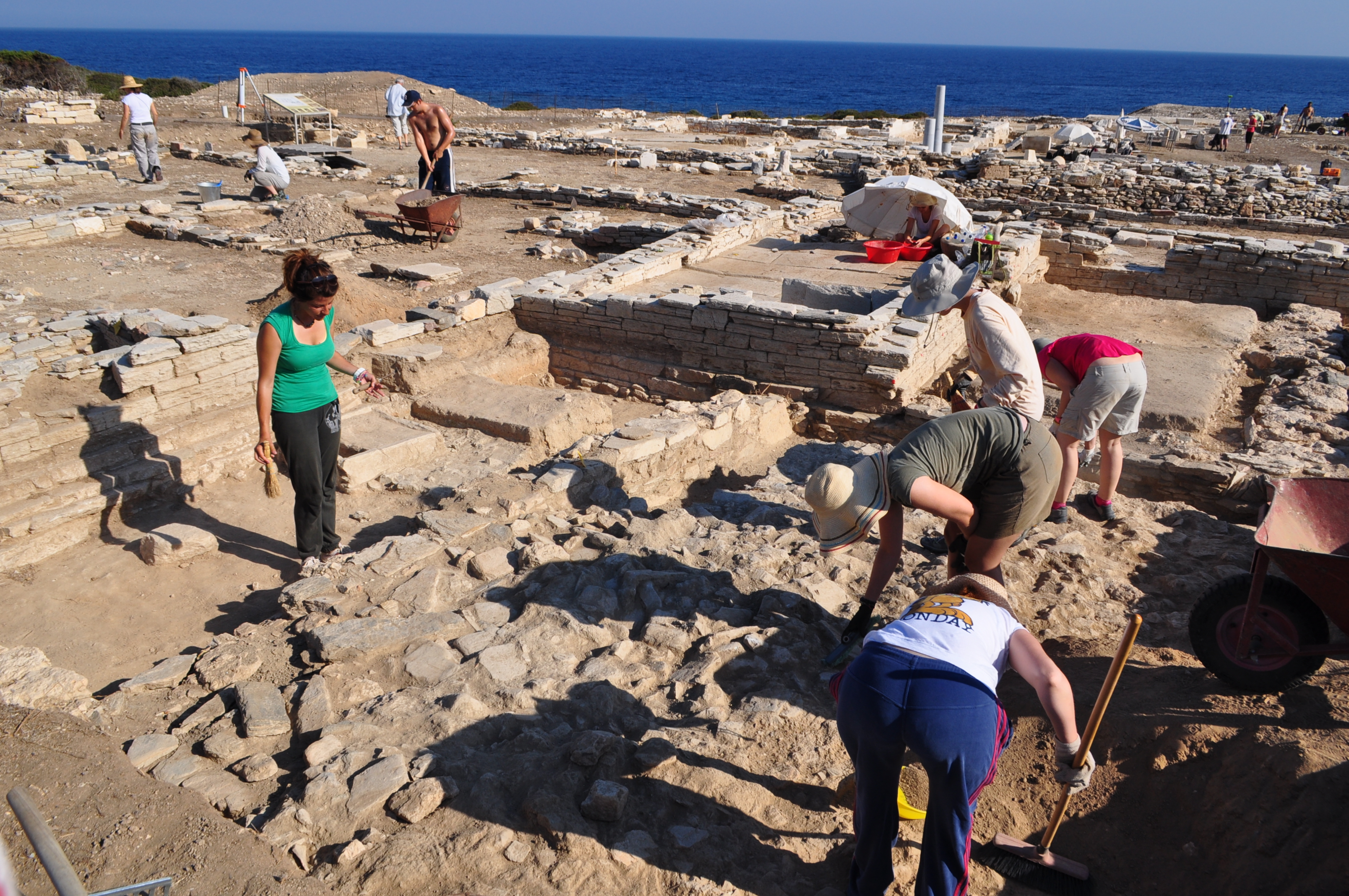 Ανασκαφές στο Δεσποτικό, την αφιερωμένη στον Απόλλωνα νησίδα