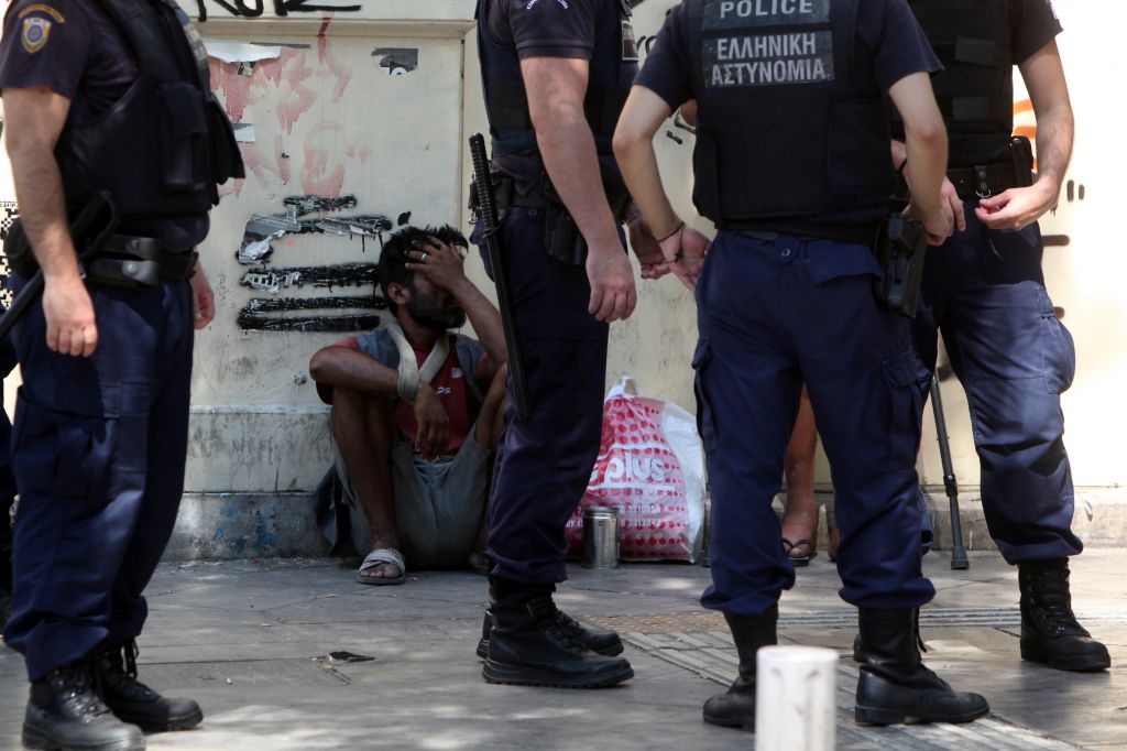 Εφοδος των «αδιάφθορων» της ΕΛ.ΑΣ. και στο αστυνομικό τμήμα Ομόνοιας