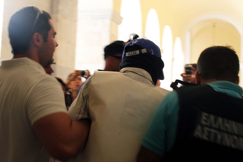 Δράκος της Πάρου: «Της έλιωσα το κεφάλι με μια πέτρα πέντε κιλών»