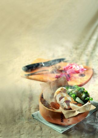 Ρολάκια κοτόπουλου με λιαστή ντομάτα και προσούτο