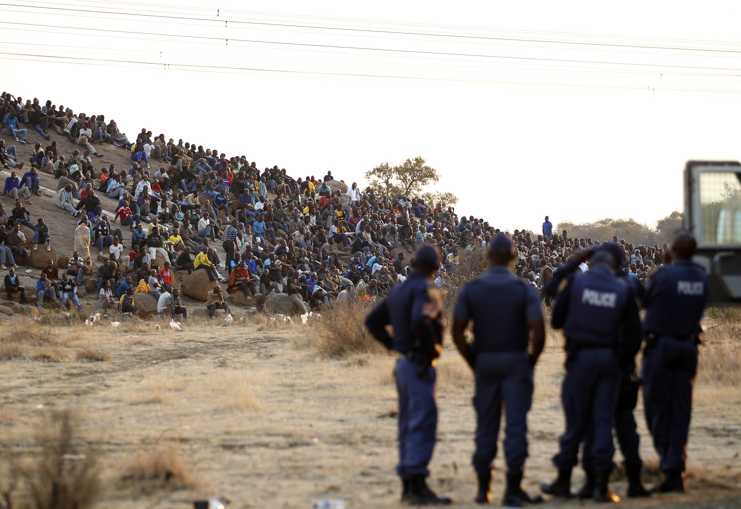Νότιος Αφρική: Η αστυνομία άνοιξε πυρ εναντίον απεργών μεταλλωρύχων