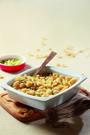 Κοχύλια με κολοκυθάκια και σκόρδο