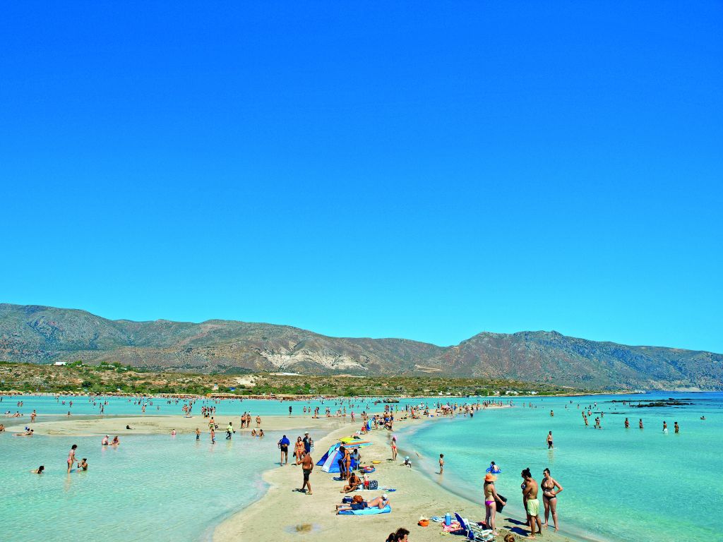 Καλοκαιρινό χαμόγελο στο Ελαφονήσι