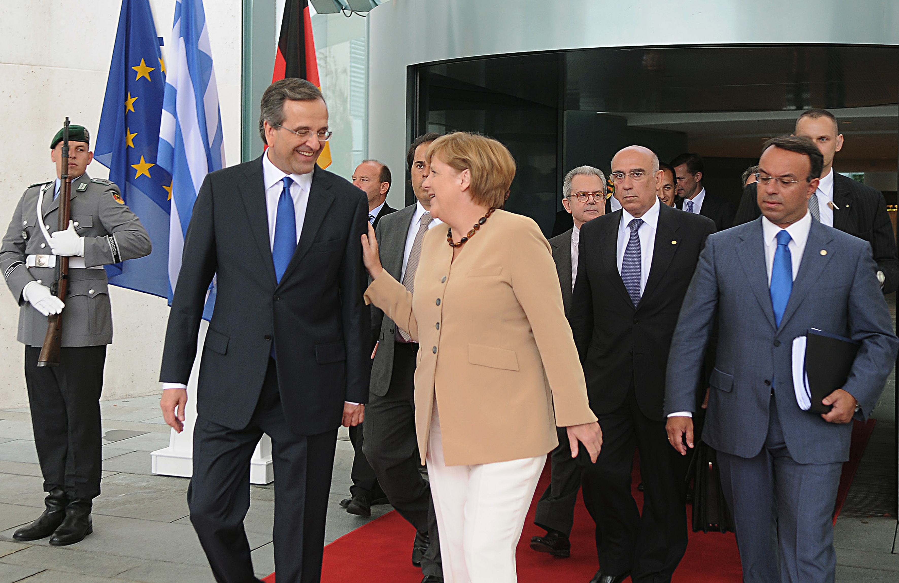 Α. Μέρκελ: «Κάντε τα και τα λέμε…»