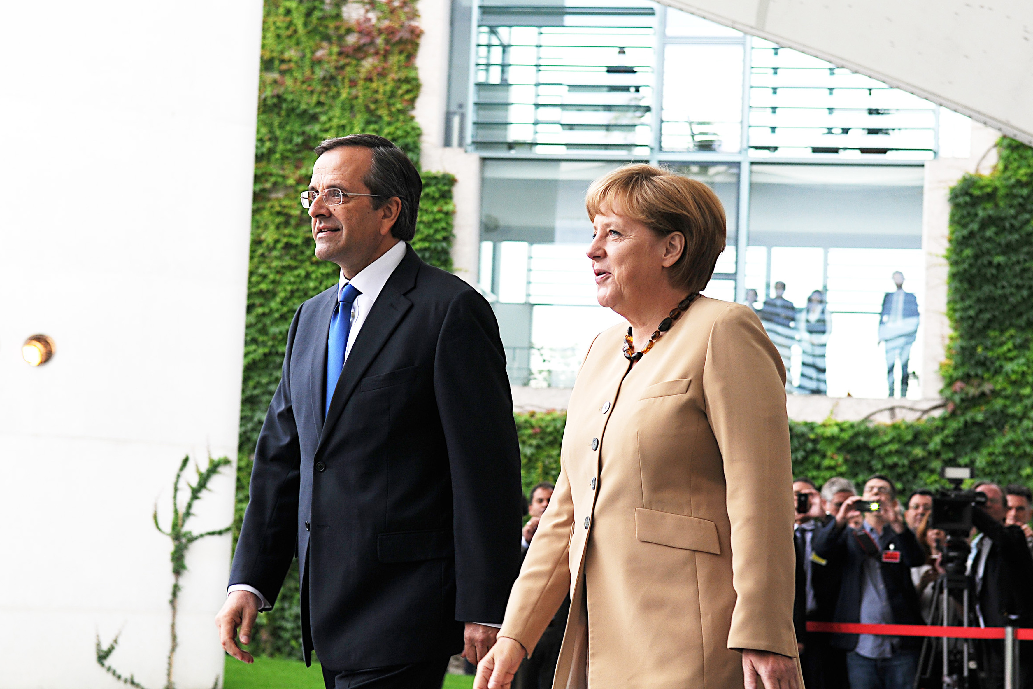 Ο Σόιμπλε στην Αθήνα και ο Σαμαράς στο Βερολίνο στις 3 Ιουλίου