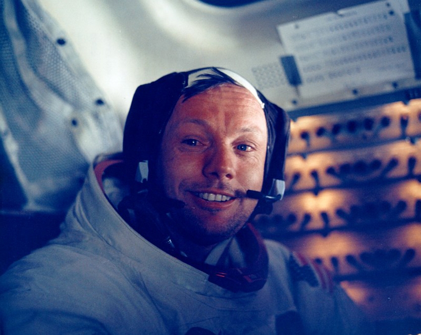 Πέθανε ο αμερικανός αστροναύτης Νιλ Αρμστρονγκ