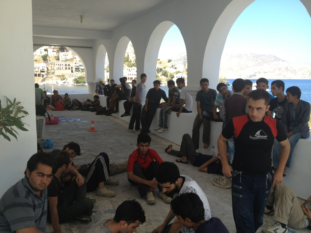 Διαμαρτυρία ένστολων στη Σύμη για την έλλειψη προσωπικού