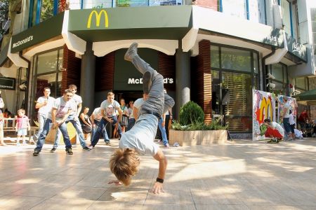 Η μητρική εταιρεία της Premier Capital Ελλάς αναλαμβάνει τα McDonald’s στη Ρουμανία