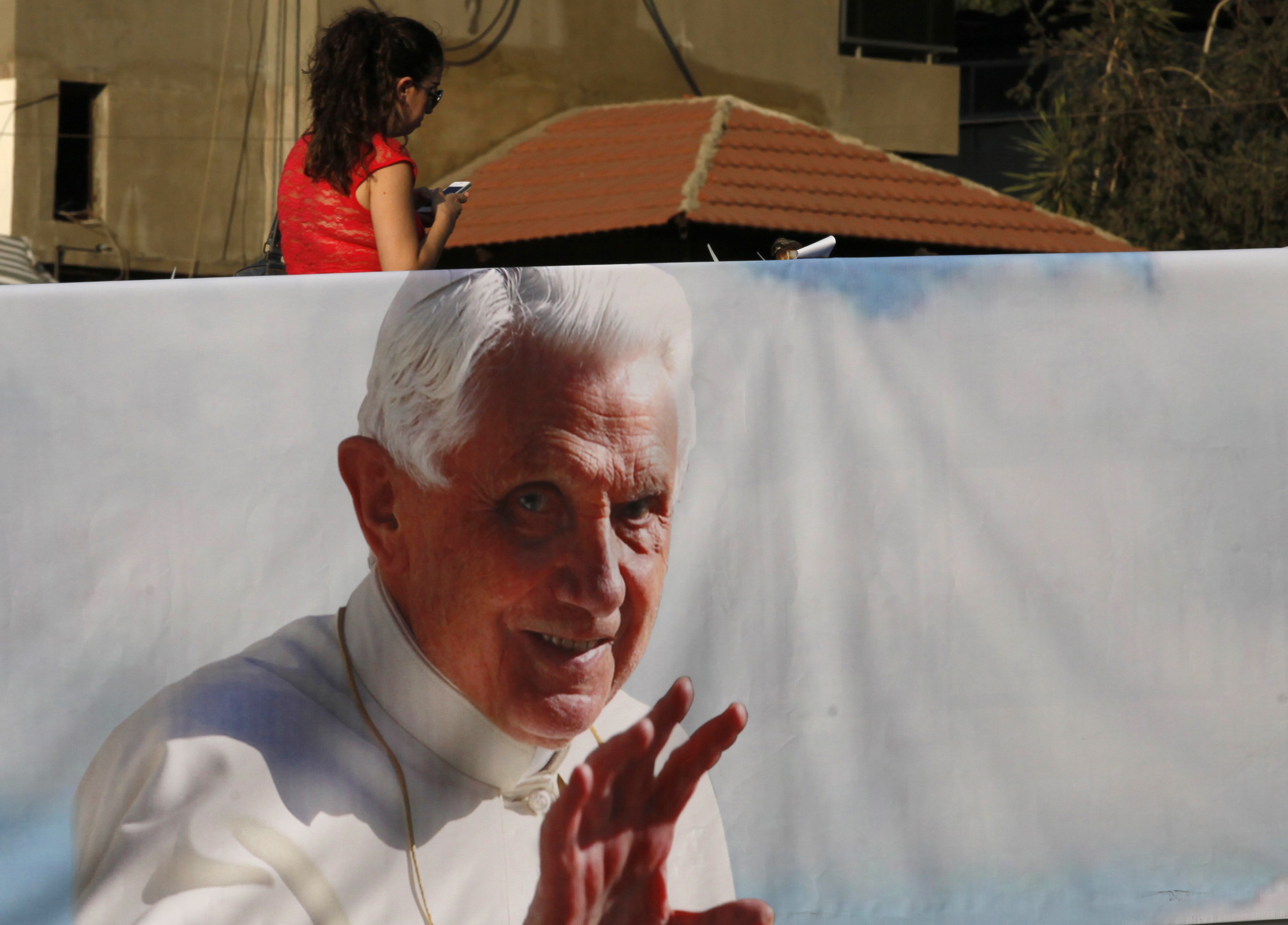 Ο Πάπας αψηφά την κρίση στη Συρία και πάει Λίβανο