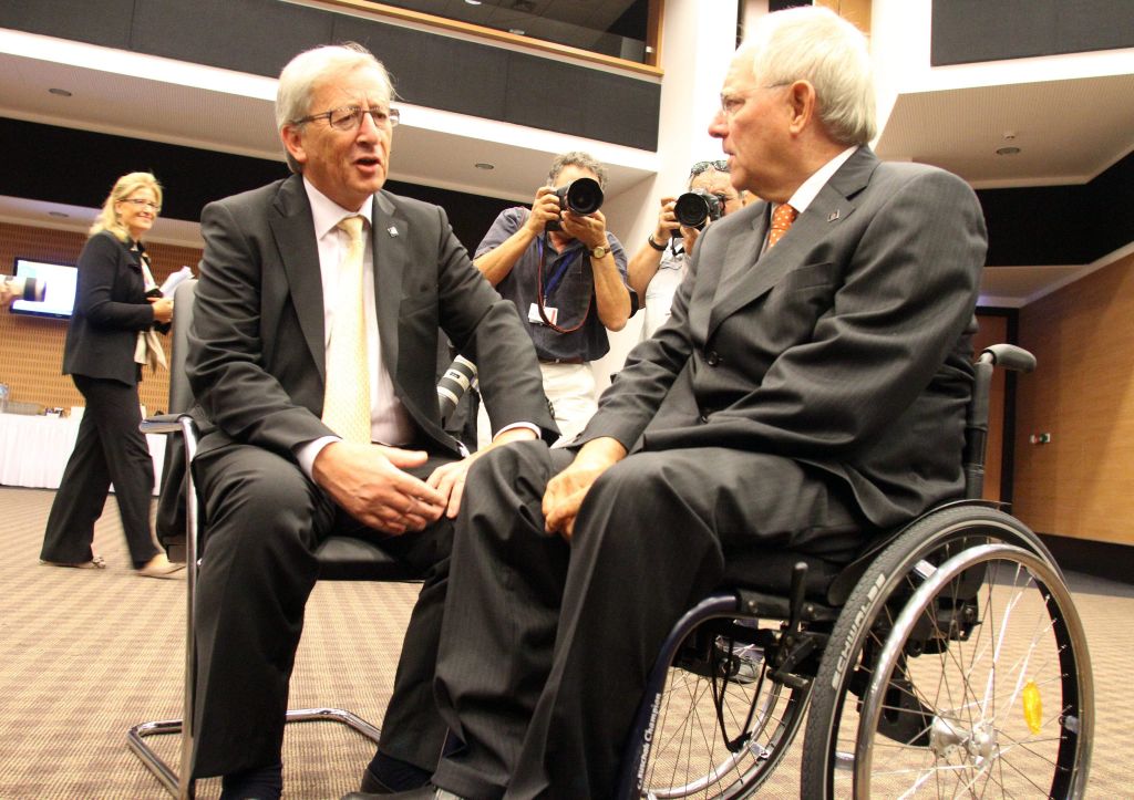 Συνάντηση Γιούνκερ – Σόιμπλε την Τετάρτη στο Βερολίνο