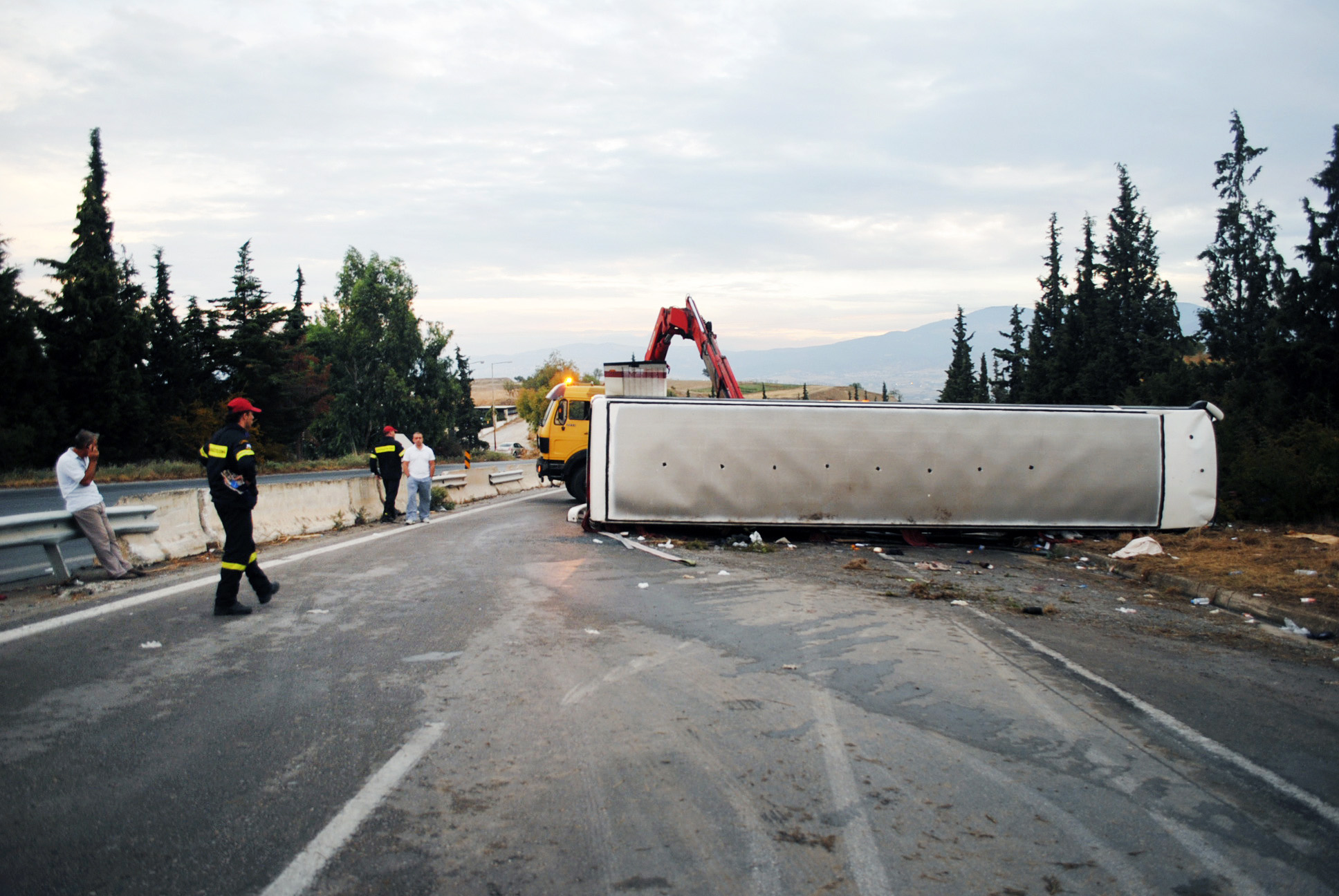 Θεσσαλονίκη: Σοβαρό δυστύχημα με λεωφορείο – 4 νεκροί, 30 τραυματίες