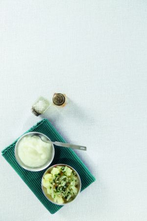 Οφτές πατάτες με σκορδαλιά από φασόλια