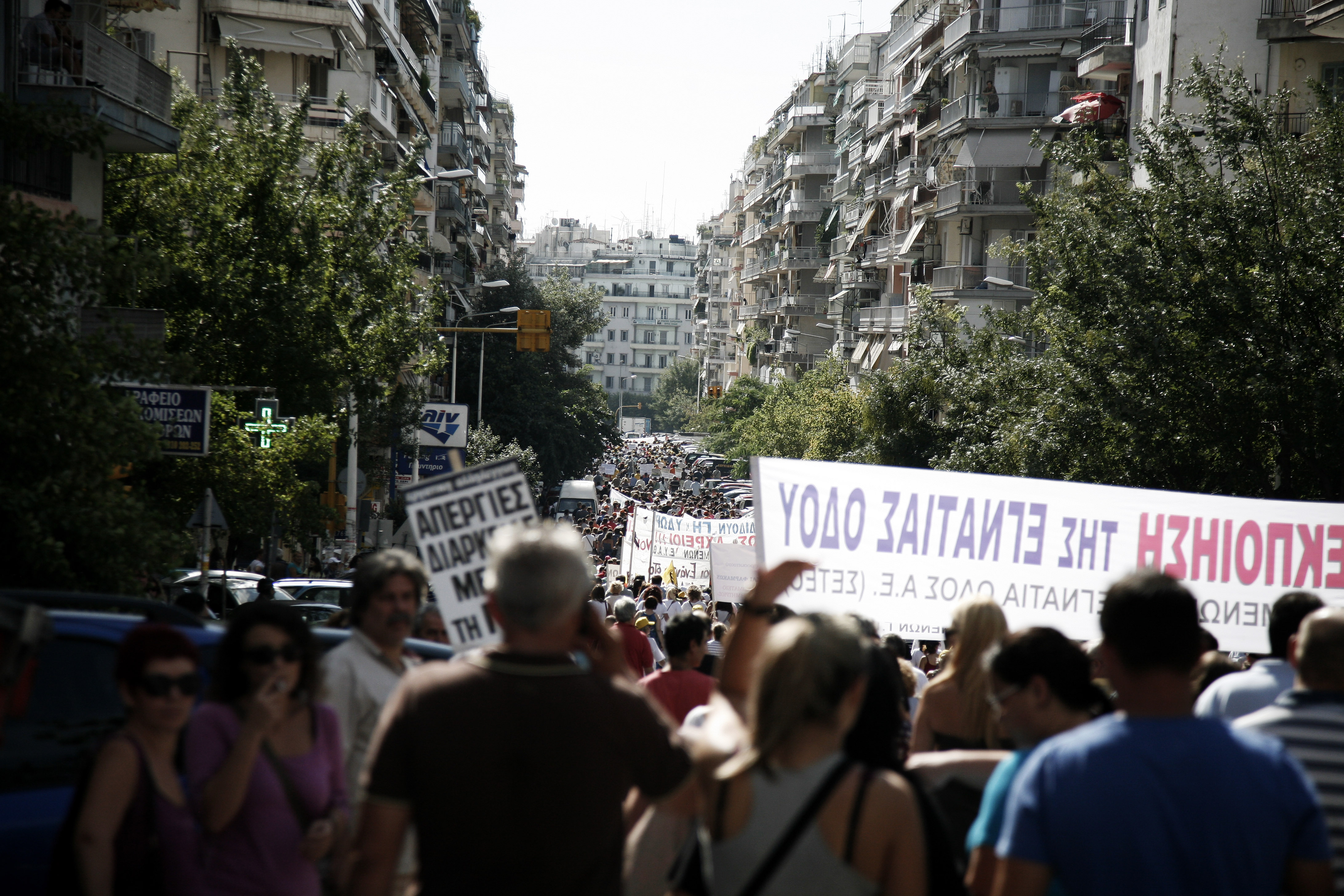 Γερμανικός Τύπος:τετραγωνίζεται λόγω συνθηκών ο κύκλος στην Ελλάδα