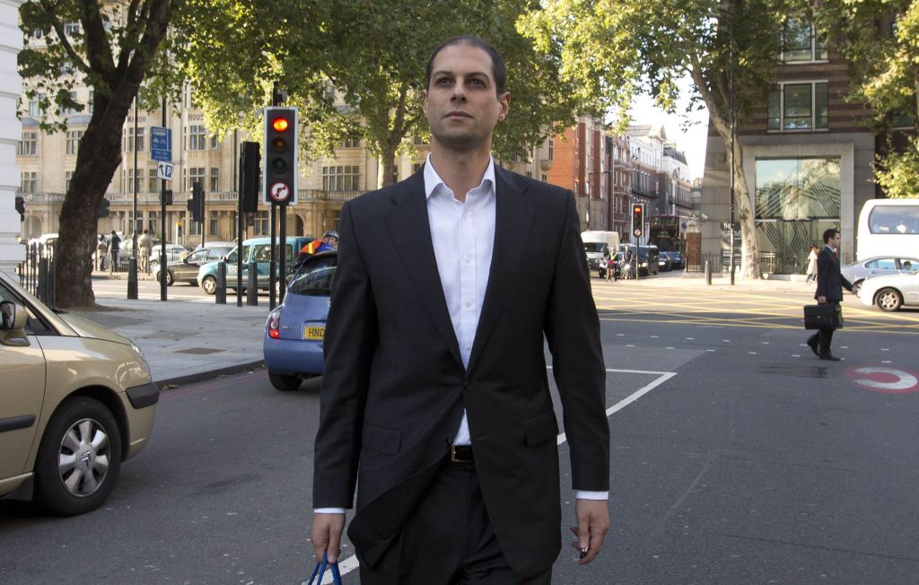 Νέα σύλληψη τραπεζίτη για κόλπο με δομημένα