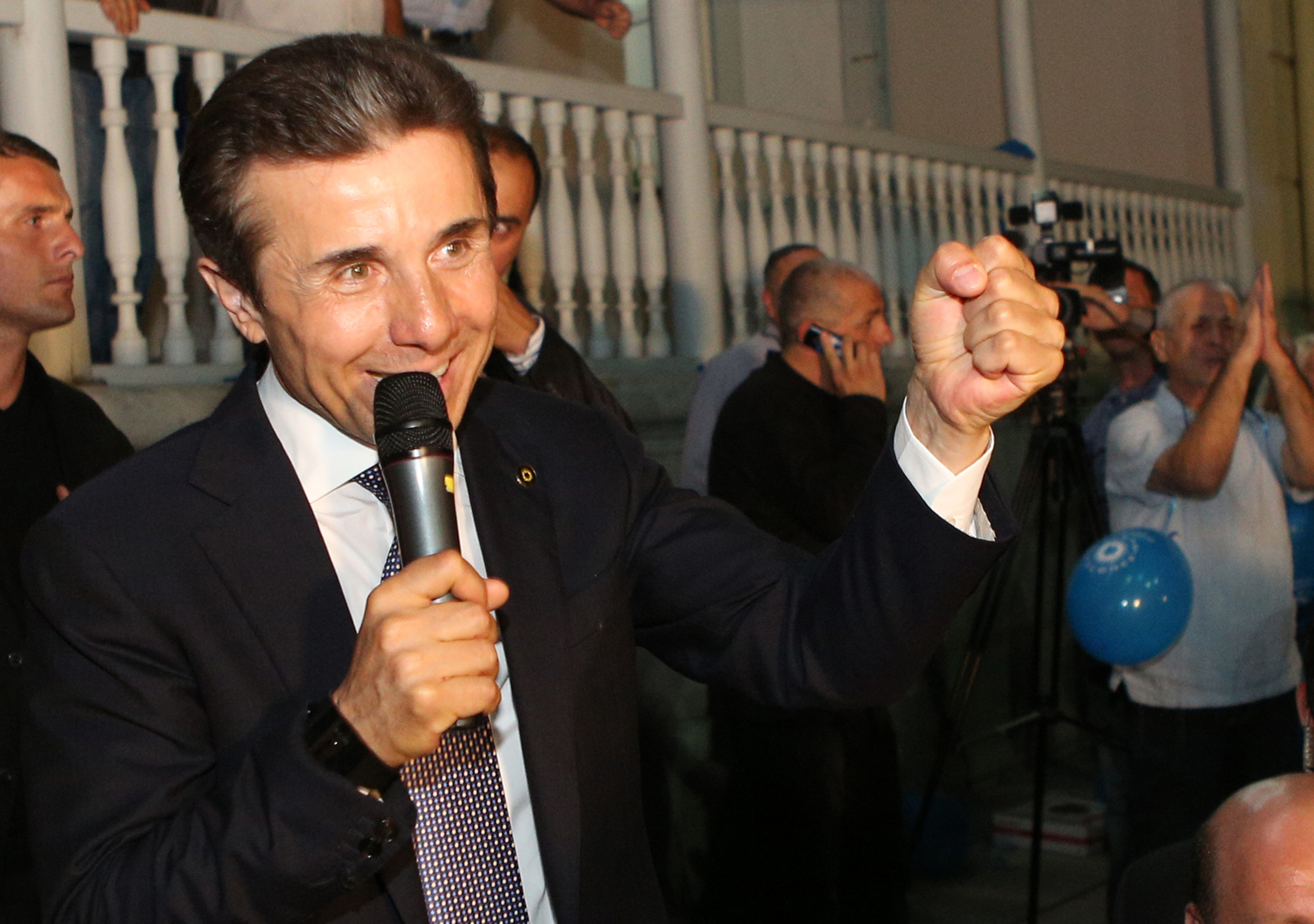 Μπιτζίνα Ιβανισβίλι: Ποιος είναι ο νικητής των εκλογών στη Γεωργία