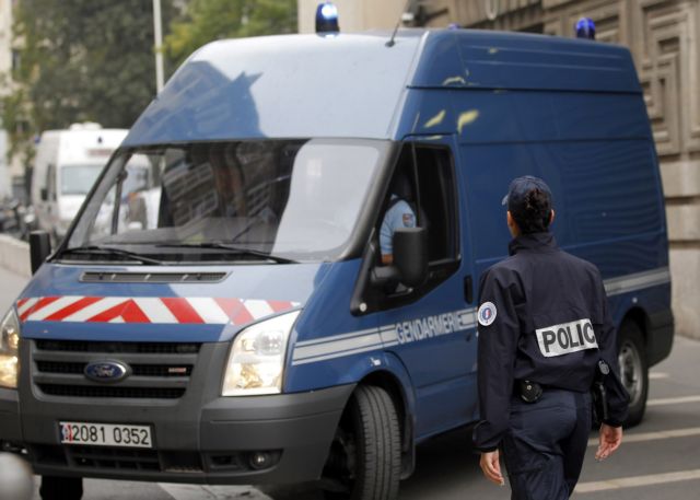 Εκκενώθηκε το εμπορικό κέντρο στη Γαλλία, αναζητούνται οι δράστες