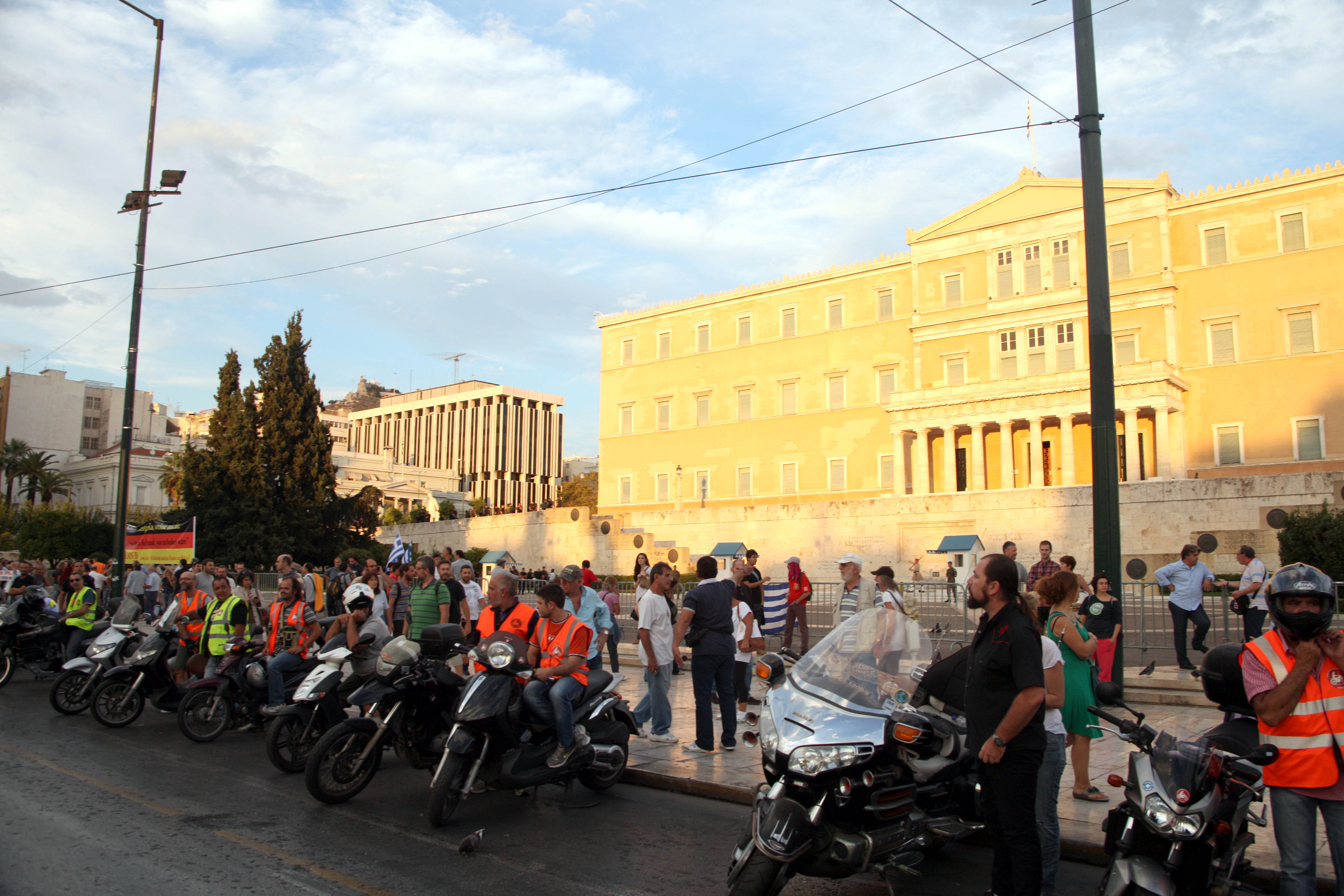 Αντισυνταγματική η αναδρομική περικοπή συντάξεων