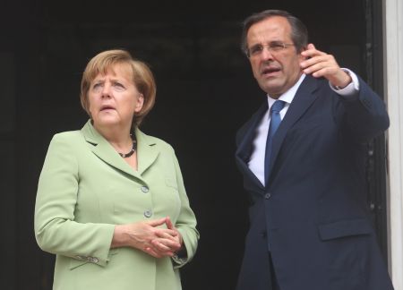 Συνάντηση Σαμαρά και Χαρδούβελη με τη Μερκελ στις Βρυξέλλες