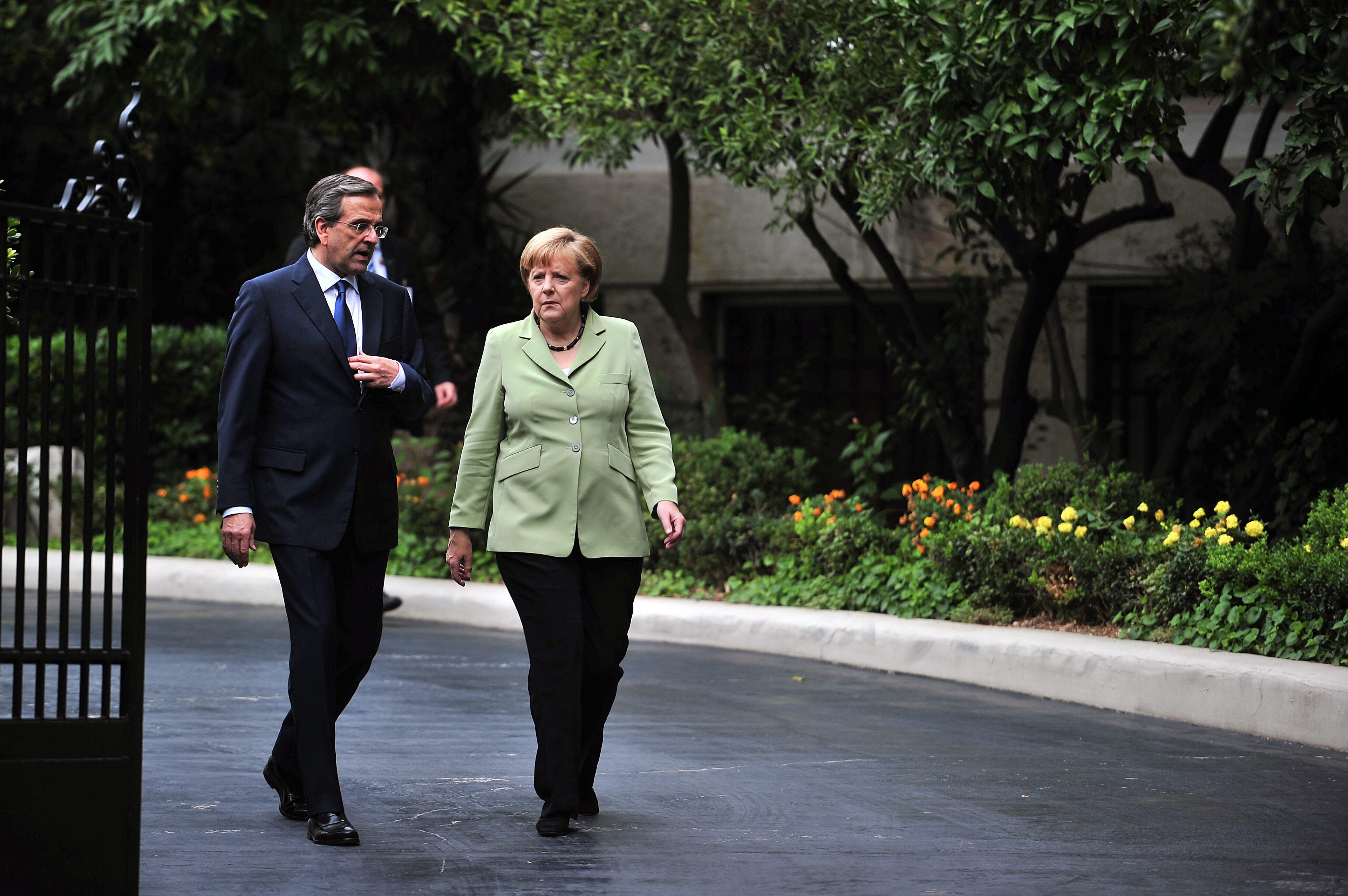 Deutsche Welle: Ο «άνεμος αισιοδοξίας» και η επίσκεψη Μέρκελ