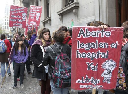 Πολεμική στην Αργεντινή για 10χρονη έγκυο, βιασθείσα από τον πατριό της