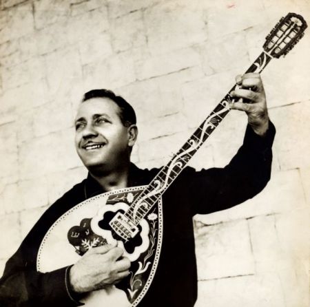 Το Αιγάλεω θυμάται και τραγουδά τον μεγάλο Γιώργο Ζαμπέτα