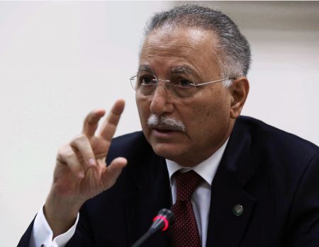 Η υποψηφιότητα Ιχσάνογλου ταράζει τα νερά στην Τουρκία