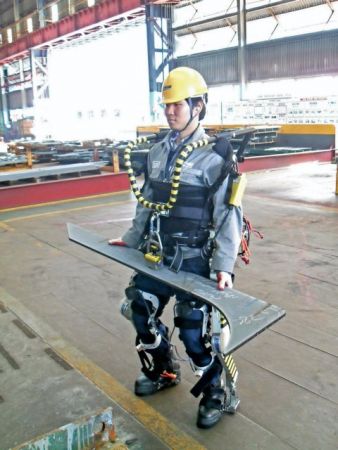 Ρομποτικός εξωσκελετός χαρίζει υπεράνθρωπη δύναμη