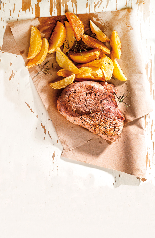 Μπριζόλα χοιρινή με πατάτες στο τηγάνι