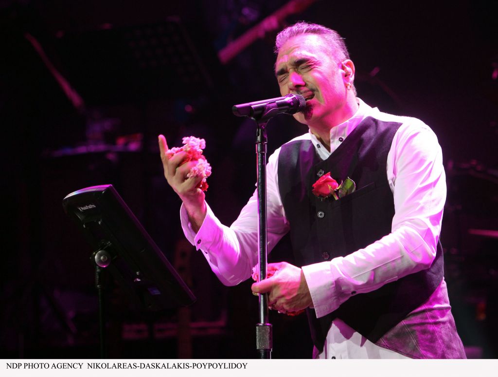 Τα δύο πρόσωπα του Νότη Σφακιανάκη