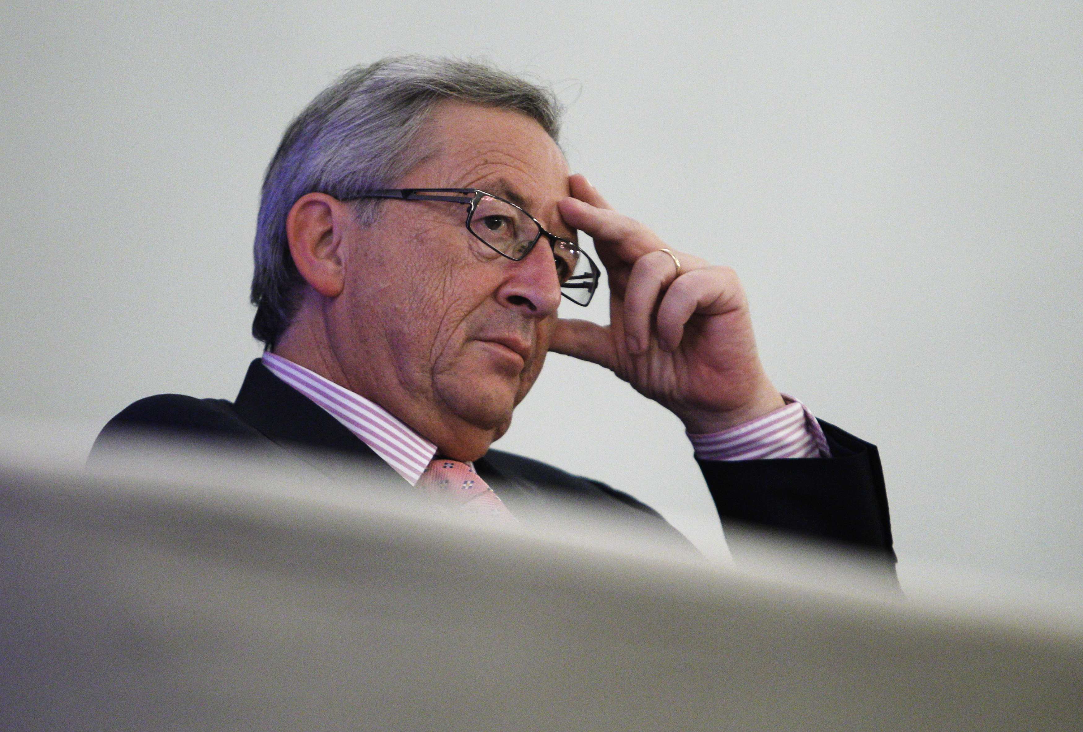 Γιούνκερ: «Αναζητά» γυναίκες υποψήφιες για την Κομισιόν