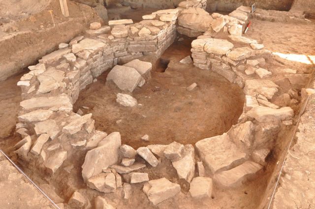 Φθιώτιδα: Πέτρινα σπίτια και τάφροι σε οικισμό του 5800 π.Χ.
