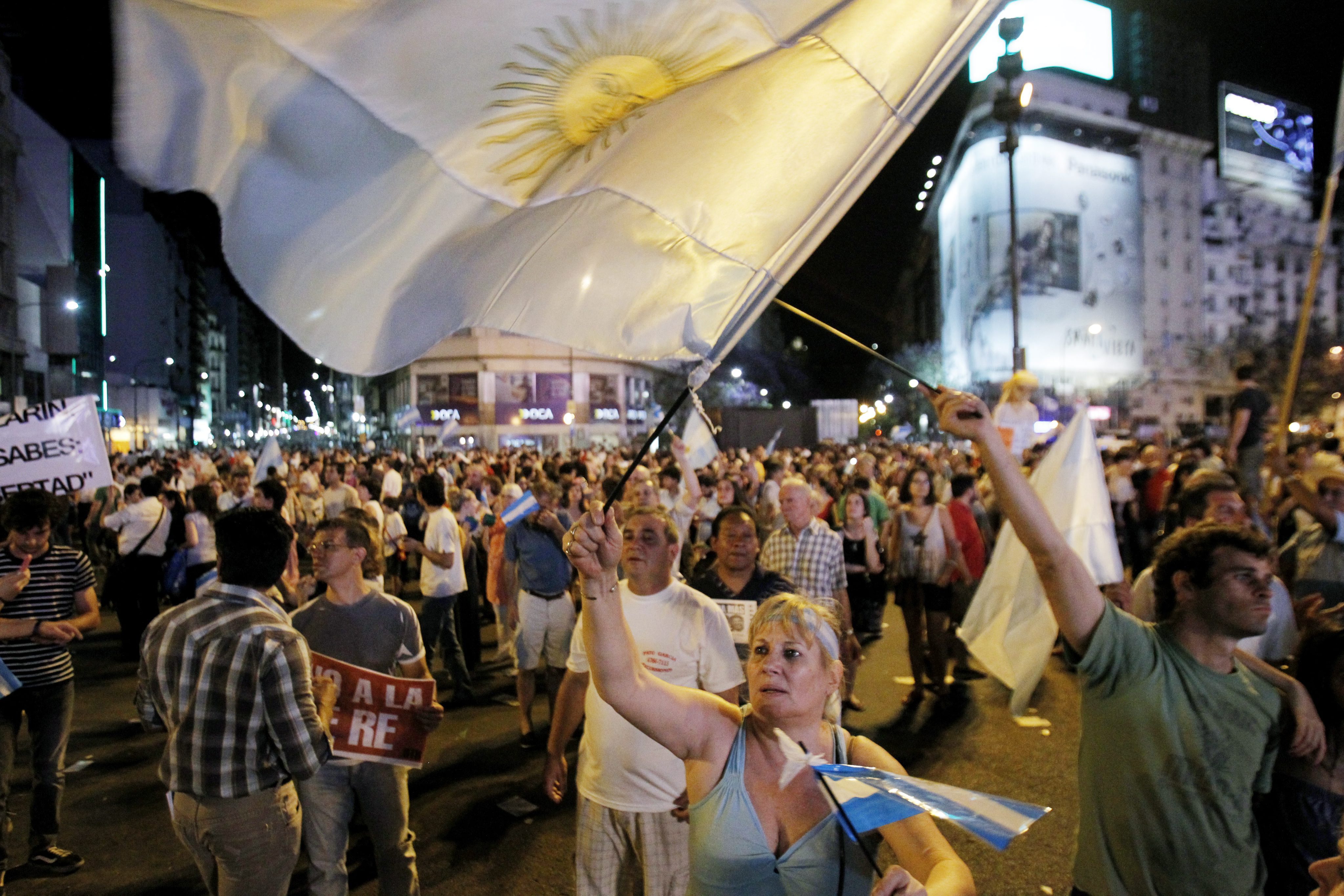 Διαδηλώσεις εντός και εκτός Αργεντινής κατά της κυβέρνησης