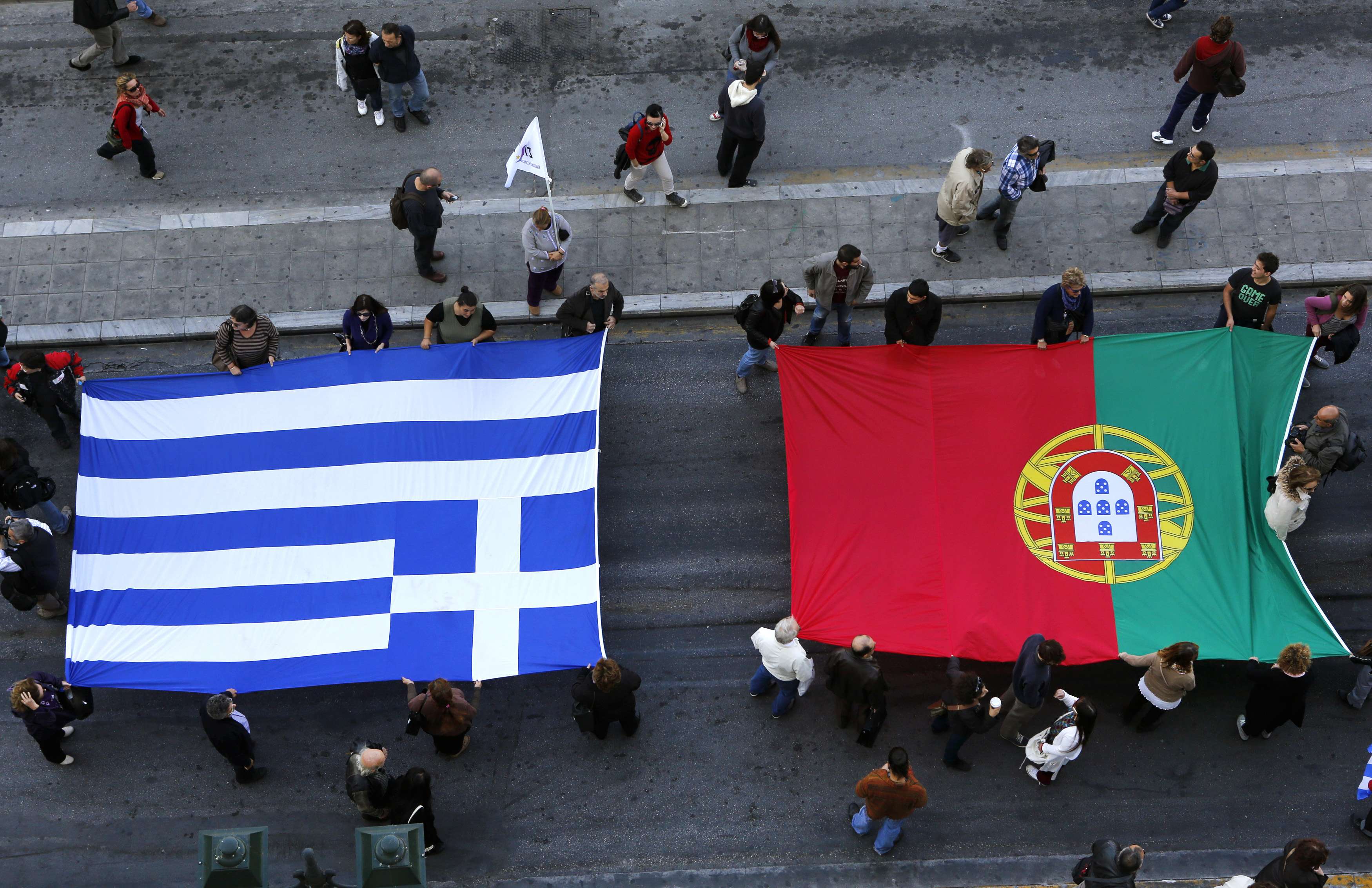 Κομισιόν: Η Ελλάδα επλήγη σοβαρά από τις επιπτώσεις της κρίσης