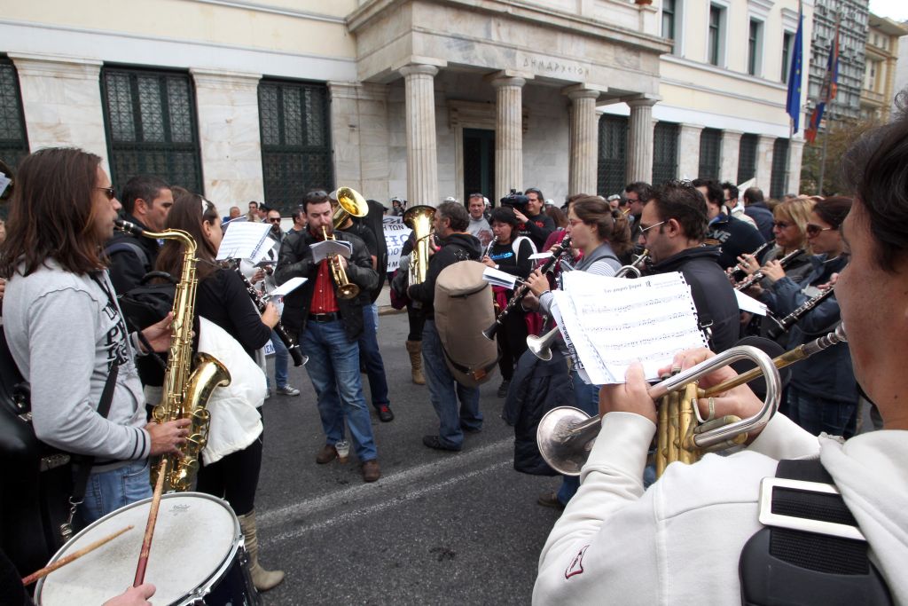 Μανιτάκης: «Στείλτε εδώ και τώρα τα στοιχεία της διαθεσιμότητας»