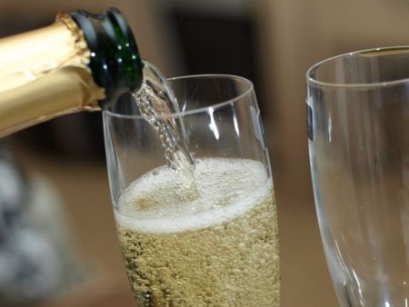 Ποσό ρεκόρ στις πωλήσεις σαμπάνιας το 2017