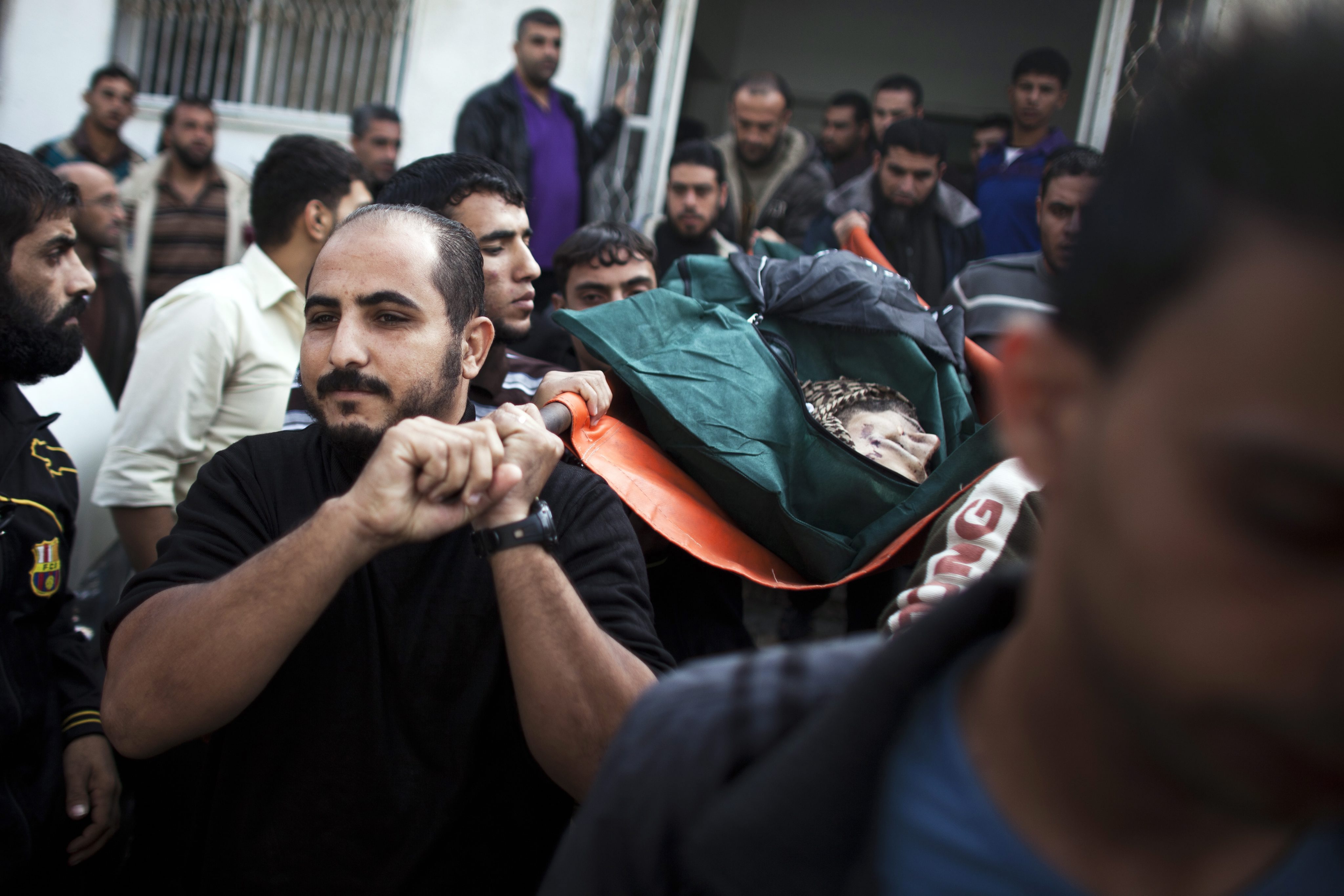 Η Γάζα ανασυγκροτείται, αλλά με το χέρι στη σκανδάλη