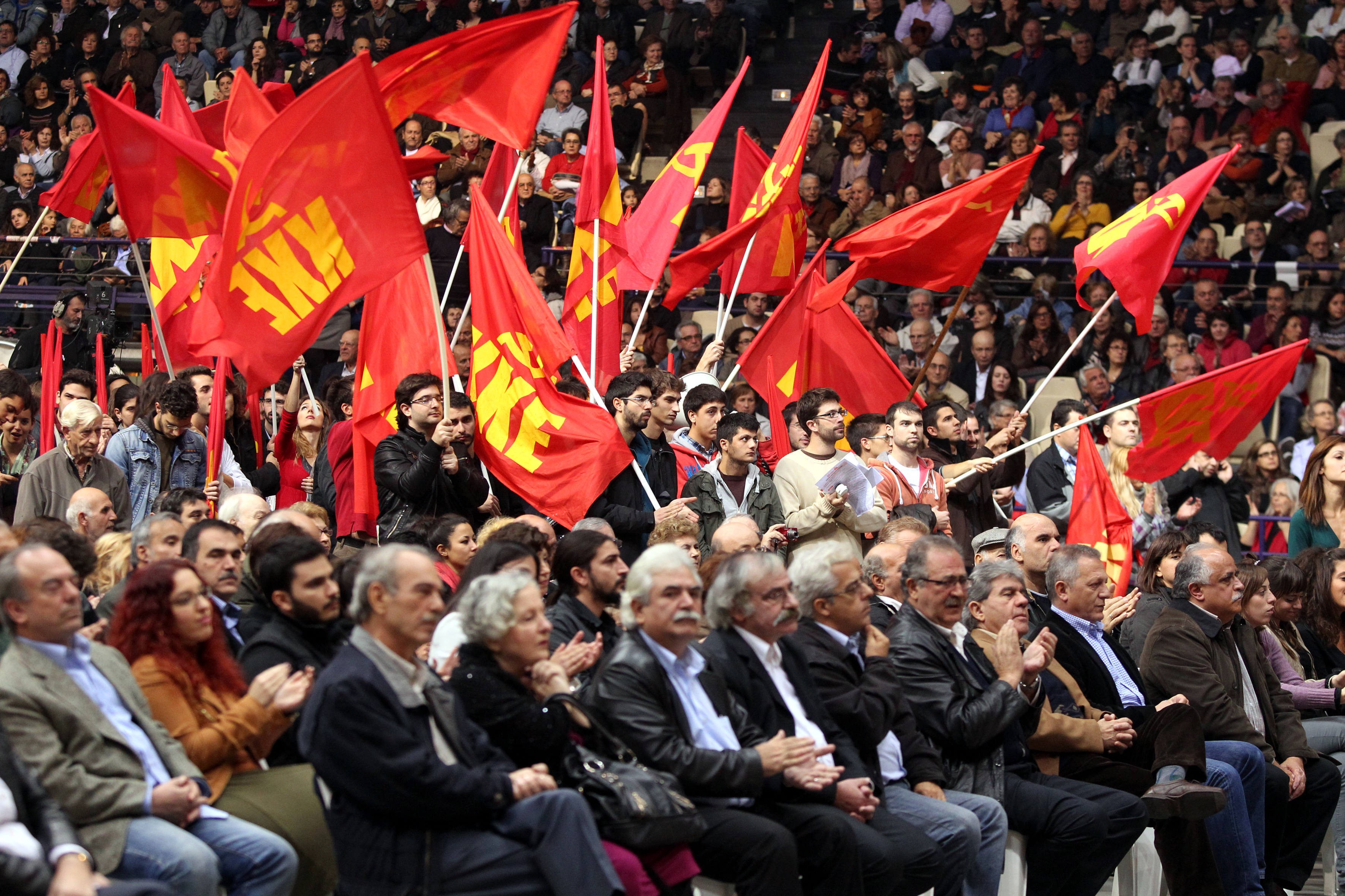KKE για δήλωση Τσίπρα-Γιούνκερ: Οι μάσκες έπεσαν