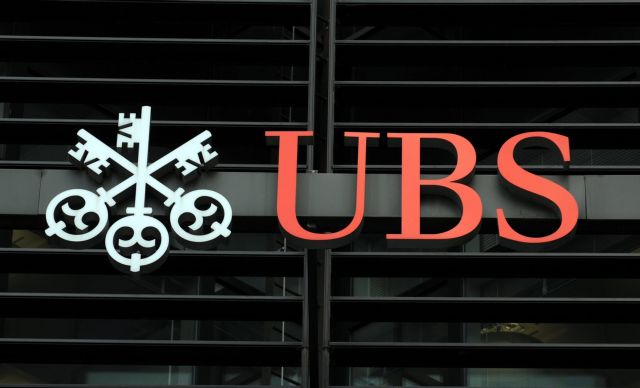 Prosecutors raid UBS offices in Athens on tax evasion suspicions | tovima.gr