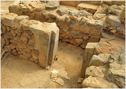 Αρχαίοι τάφοι αναδεικνύονται στην πόλη της Αίγινας
