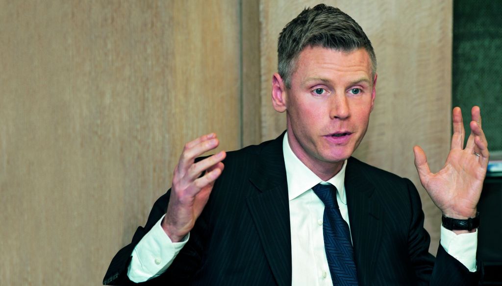 Φιλίπ Λεγκρέν: Η Ευρώπη πρέπει να σταματήσει να κόβει τους μισθούς