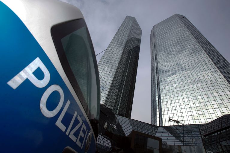 WSJ: 500 εκατ. ευρώ τα κέρδη της Deutsche Bank από το Libor | tovima.gr