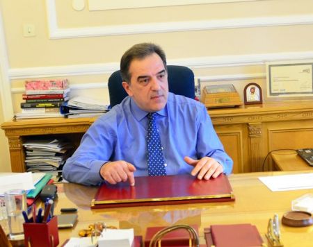 Τιμητική διάκριση για τον πρύτανη του Οικονομικού Πανεπιστημίου