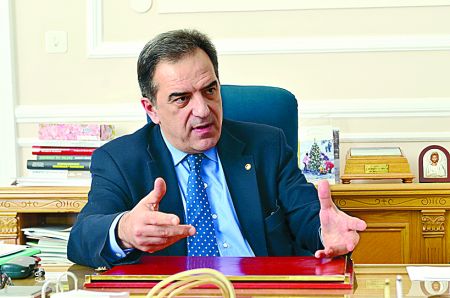 Κωνσταντίνος Γάτσιος: «Δεν μπορούμε να ζούμε άλλο με καταστροφικές ψευδαισθήσεις»