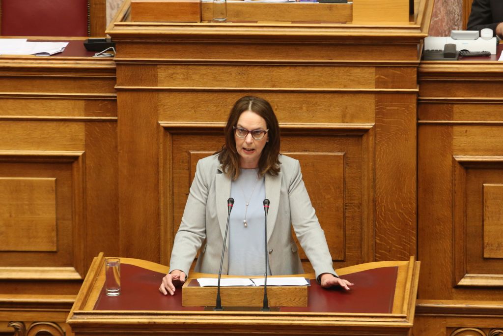 Παπανάτσιου: Ο ακατάσχετος λογαριασμός δεσμεύει τις τράπεζες για επιδόματα, αποζημιώσεις