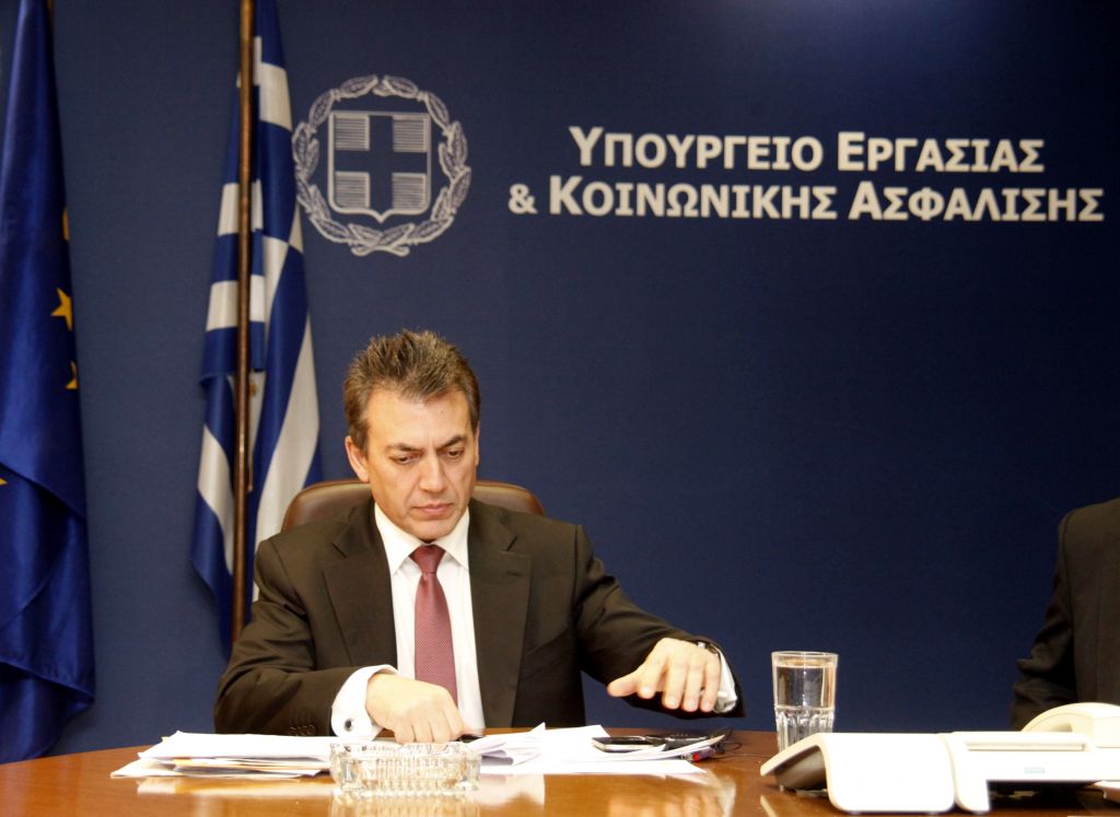 Βρούτσης: Δεν θα μειωθούν τα εφάπαξ βοηθήματα με τον νέο υπολογισμό