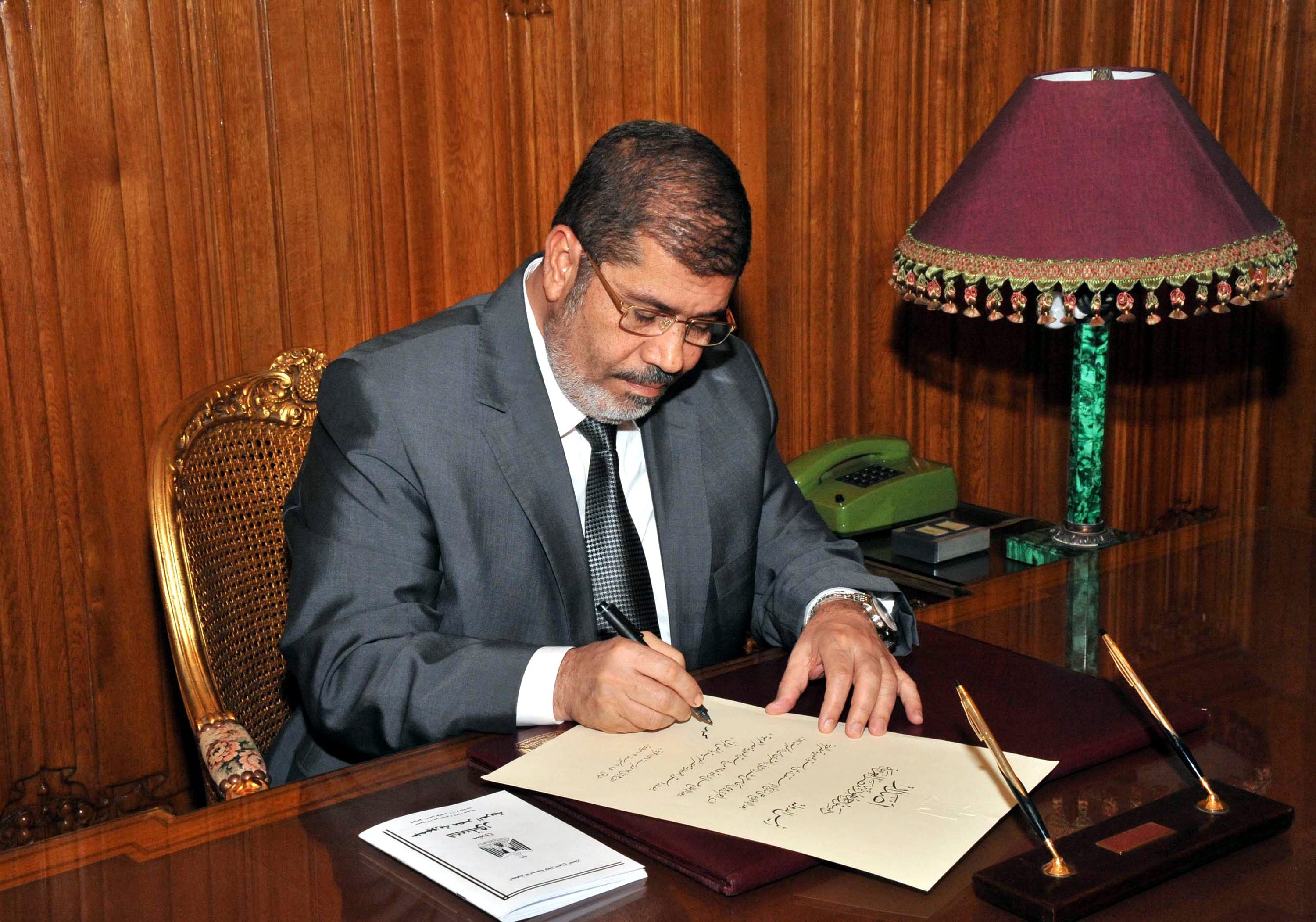 Φάκελο για τον Μοχάμεντ Μόρσι και ηγετικά στελέχη των Αδελφών ετοιμάζει η εισαγγελία