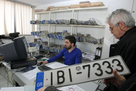 Πώς θα πληρωθούν τα τέλη κυκλοφορίας με το μήνα – Παραδείγματα