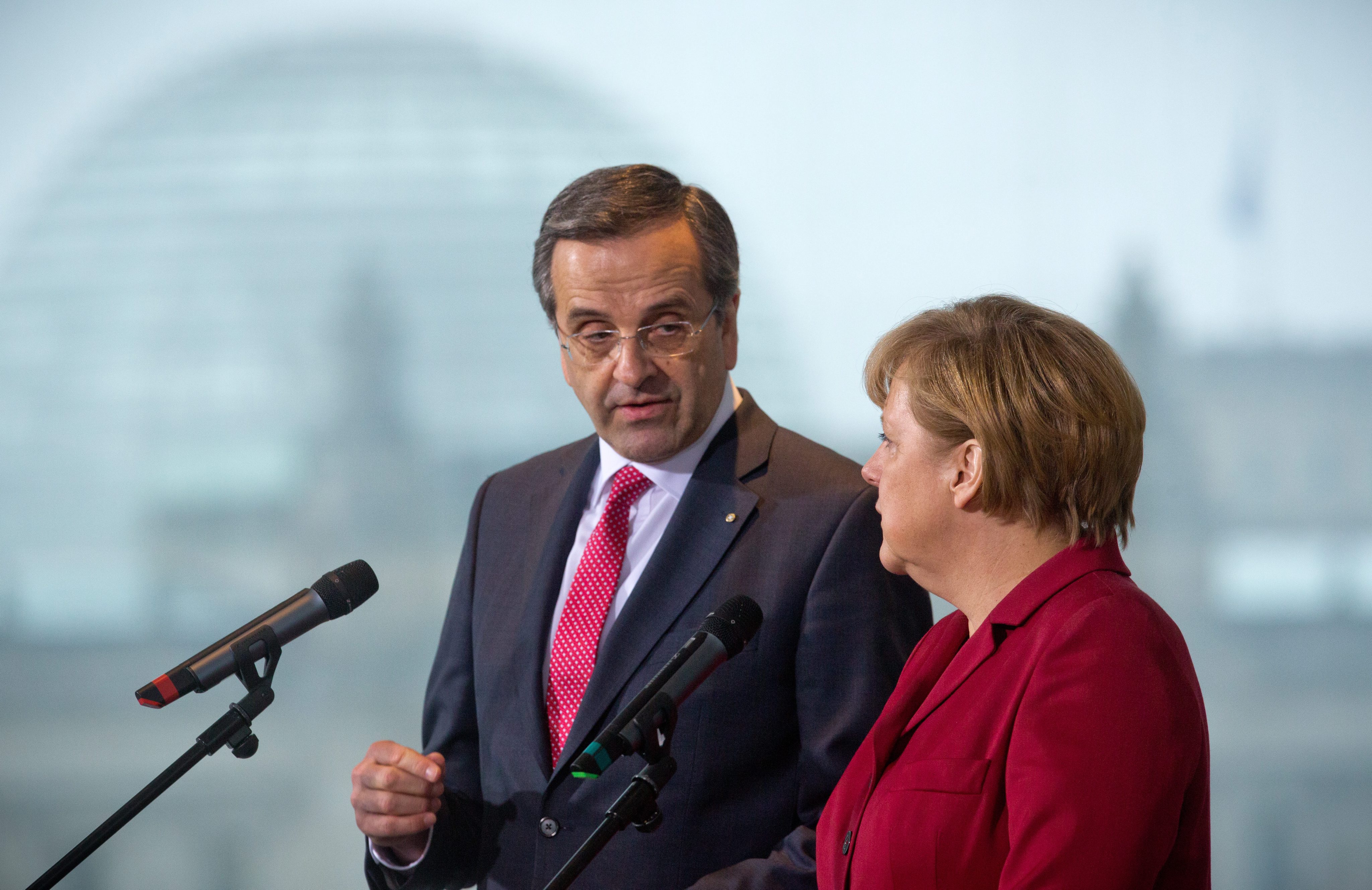 Βερολίνο: Καμία απόφαση για το χρέος στη συνάντηση Μέρκελ-Σαμαρά