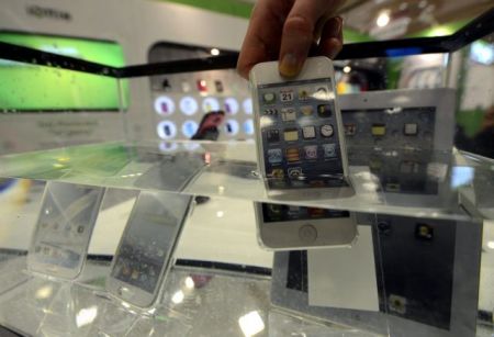 Στάσιμη η αγορά υπολογιστών, tablets και κινητών το 2017