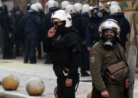 Δεν αλλάζει η φορολογία στο επίδομα επικινδυνότητας των ένστολων
